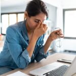 Working on a computer for long hours usually results in neck pain, stiffness and headaches.